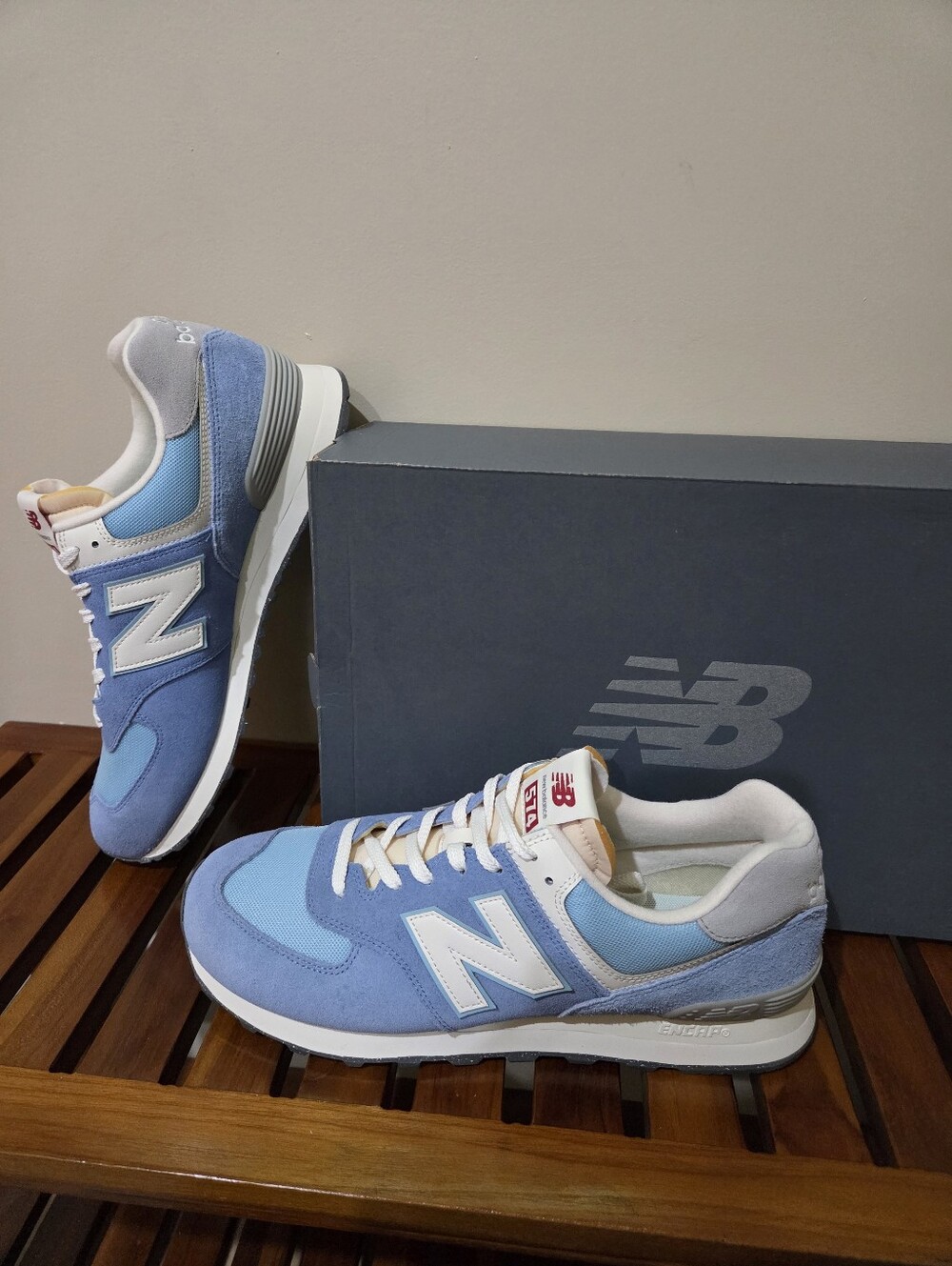 New Balance Men’s 574 Retro Sneaker in Light Blue and Gray Size 12 NEW *See Deta